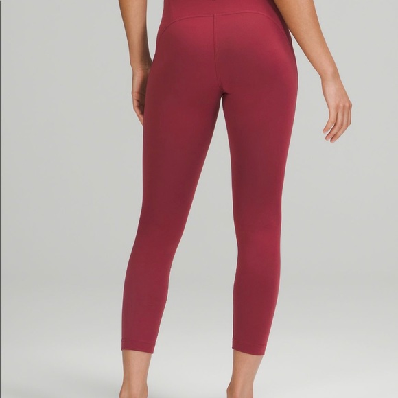 Lululemon InStill HR Tight 25” - Size 2 - Mulled Wine - Picture 3 of 5